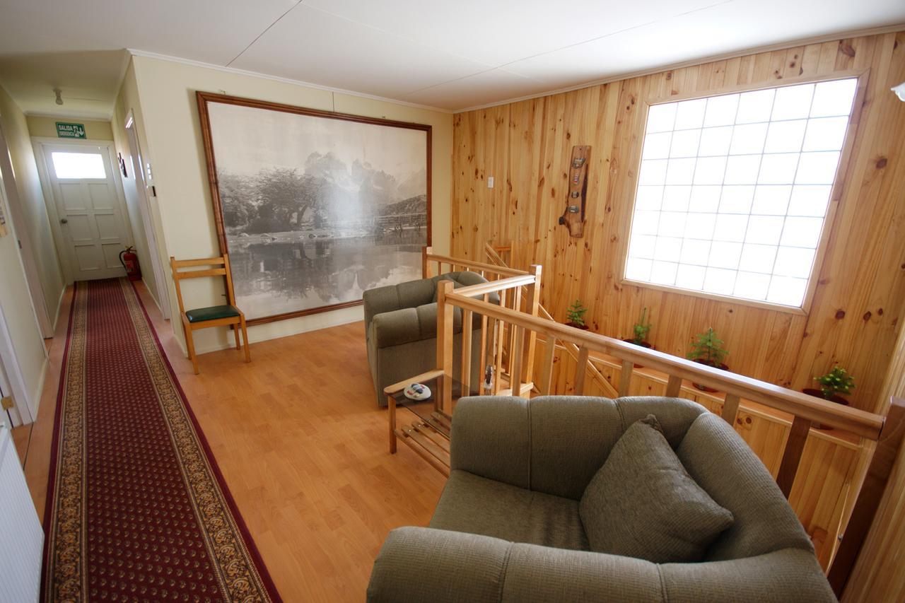 Hostal Los Pioneros Puerto Natales Exterior foto