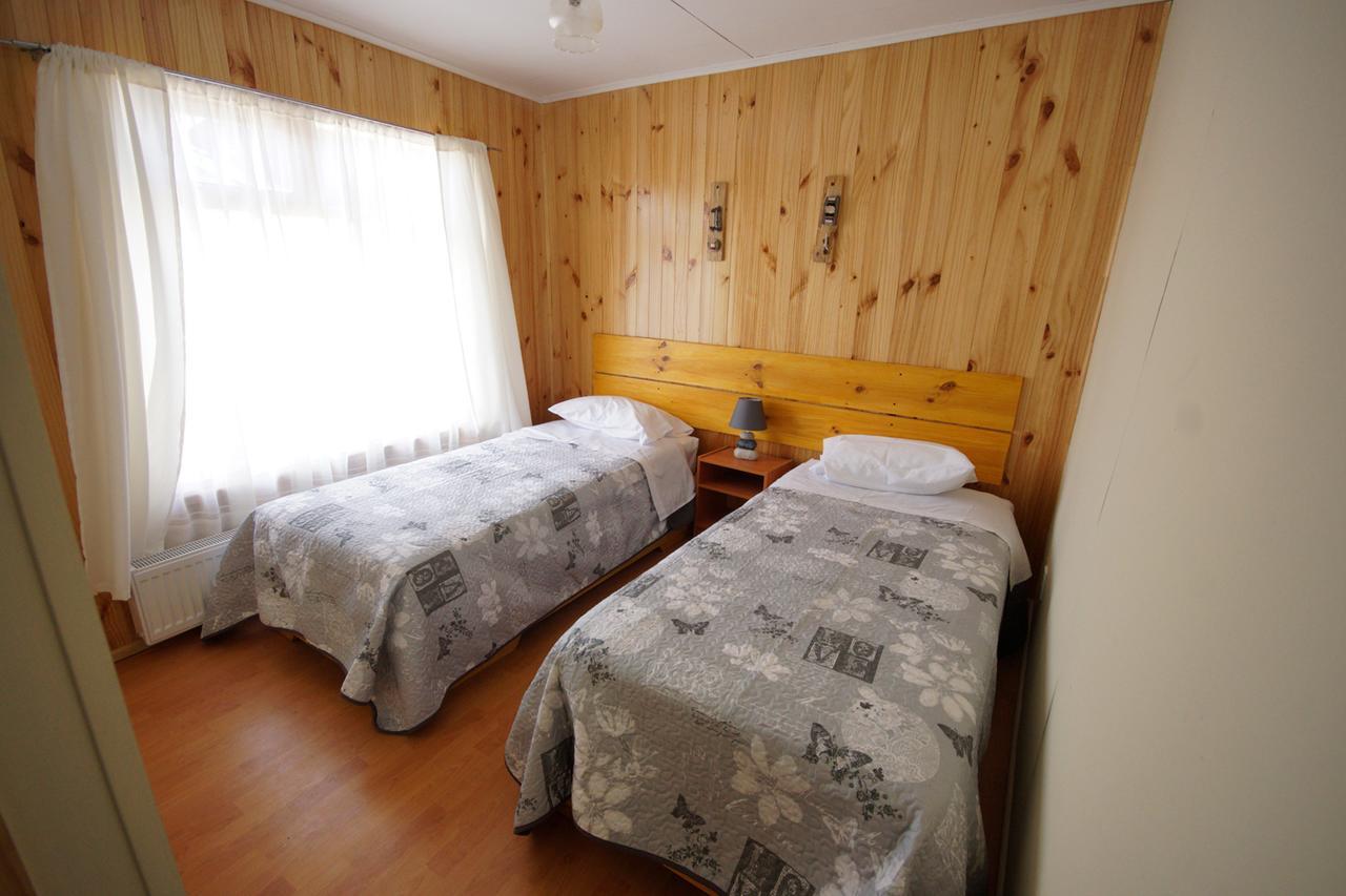 Hostal Los Pioneros Puerto Natales Exterior foto